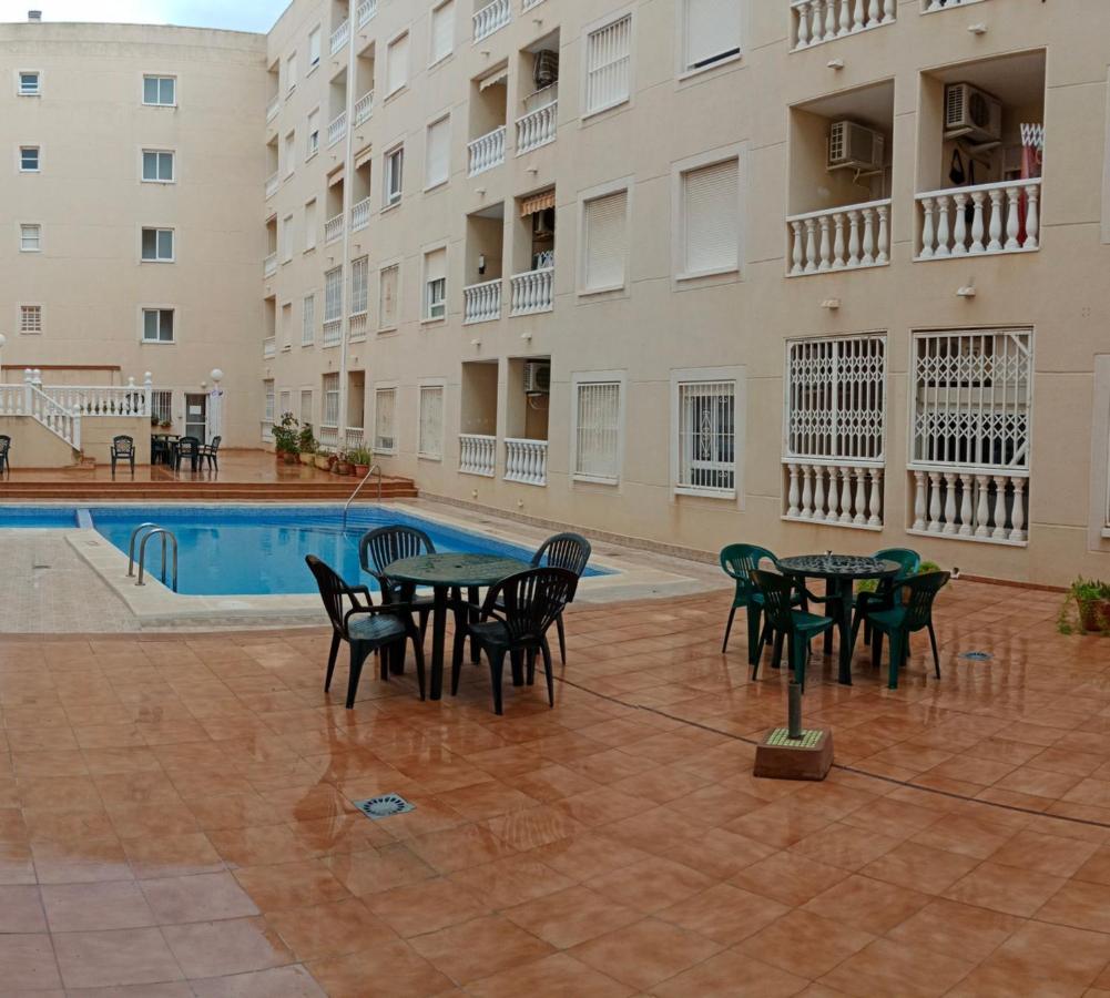 estudio wifi baño 1 sofá cama doble piscina playa 100mts Torrevieja Exterior foto